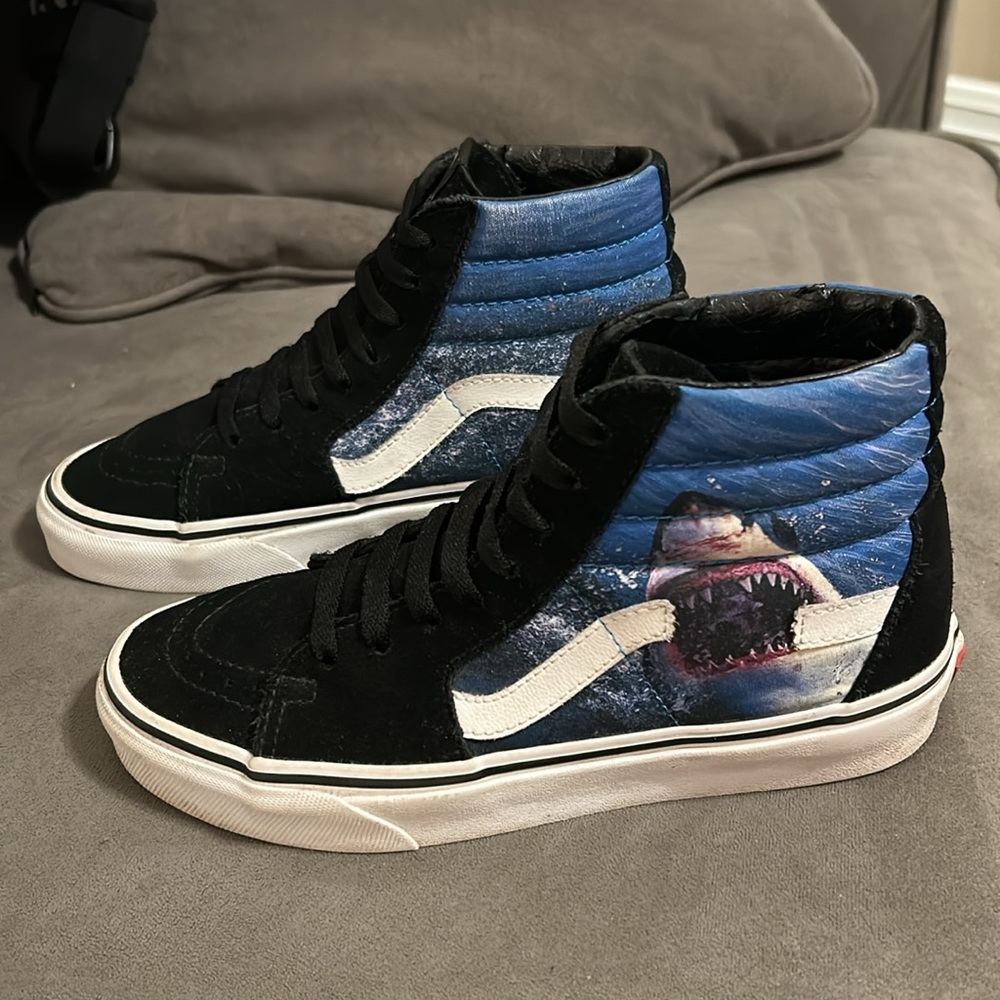 Vans Shark Week x Sk8-Hi Unisex Size M5.5 W7
